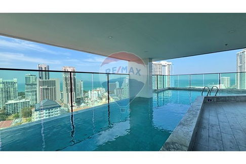[920611001-262] Luxury Condo with City Views, Prime Location