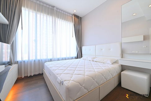 Q Asoke - Luxury Condo in the Heart of Asoke, Near MRT Phetchaburi