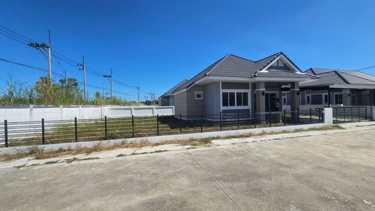 ให้เช่าบ้านเดี่ยว มือ 1 พร้อมอยู่ โครงการ กษิรา กรีนพีช 3 ห้องนอน 2 ห้องน้ำ เพียง 8,500 บาท เท่านั้น สนใจโทร.091-082-8888