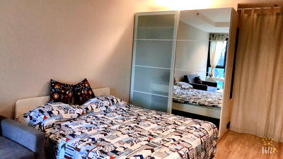 Condos for rent Robinson Sriracha : Condo for rent Ladda Plus Sriracha on the beach near the Loi island only 5 minutes from Robinson Sriracha