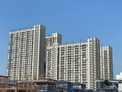 Manor Sanambinnam - Image 4/24