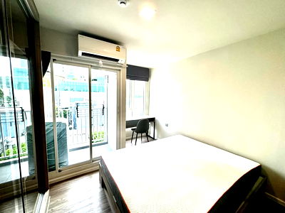 Condos for rent Queen Savang Vadhana Memorial Hospital : Please add Line only // 💞Atmoz Serene Sriracha Building B //has a washing machine.