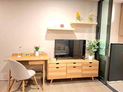 Condos for sale : For sale , good location, next to the MRT Bang Krasor Station, 200 m.