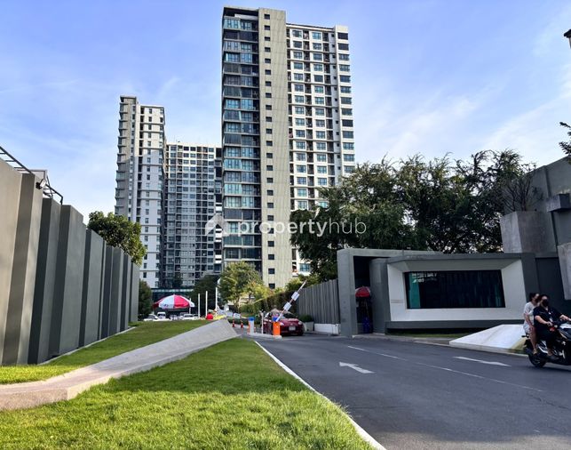 The Base Chaengwattana