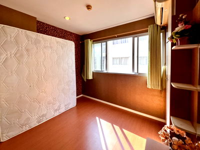 Condos for sale : 📍 For sale: Lumpini Condo Town Ram Intra-Lat Pha Khao, only 1.15 million, good location, near MRT Lat Pla Khao.