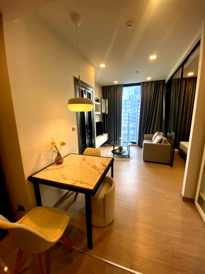Condos for rent : Renting One9five 1bed high floor nice decor