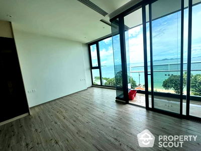 Condos for sale Bang Lamung Hospital : 1-BR Condo at AROM WONGAMAT close to Sanctuary of Truth (ID 2019057)