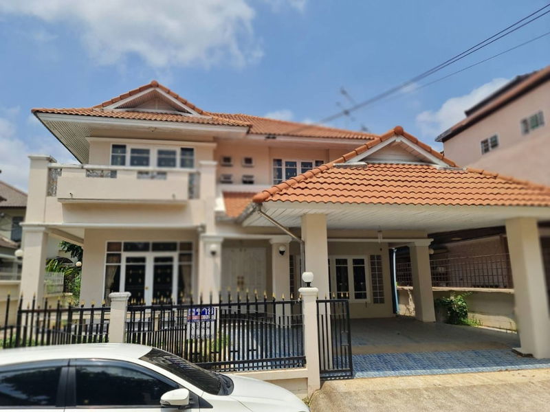 Houses for sale : Single detached house for sale, fully renovated, located in Perfect Place Ramkhamhaeng 164. Land size: 72 sq. wah. Offered at an affordable price.