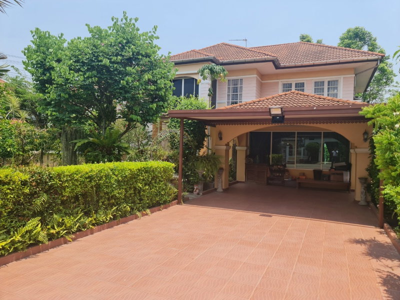 ขายบ้านเดี่ยว : ขายบ้านเดี่ยว สวยมาก หมู่บ้านลลิลกรีนวิลล์ รามอินทรา-วัชรพล เนื้อที่ 111.5 ตร.ว. ถนนสุขาภิบาล 5 ซอย 72 แขวงออเงิน เขตสายไหม กรุงเทพฯ ราคาถูก