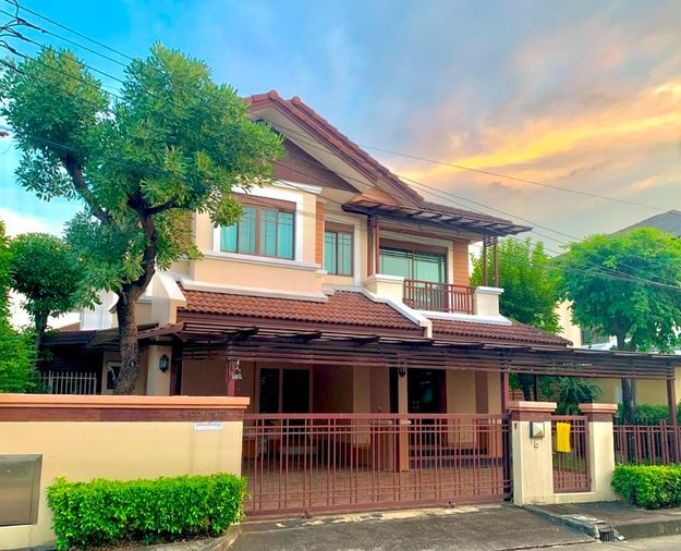 3-bed house for rent, 200 sqm, 68 sq wah, Setthasiri Wongwaen - Sukhaphiban 2