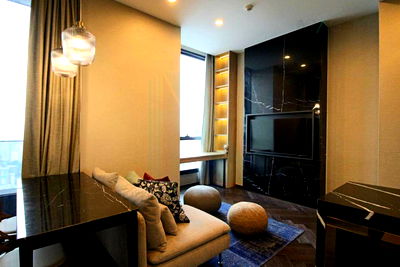 คอนโดให้เช่า : ให้เช่าคอนโด ดิ เอส สุขุมวิท 36 อาคาร 1 ชั้น 31 1 ห้องนอน ขนาด 43.00 ตรม ใกล้ Miracle Mall
