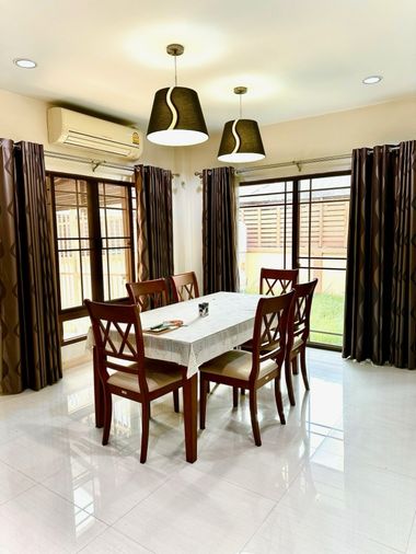 3-bed house for rent, 200 sqm, 68 sq wah, Setthasiri Wongwaen - Sukhaphiban 2