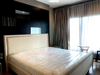 คอนโดให้เช่า : ให้เช่าคอนโด เดอะ เครสท์ สุขุมวิท 24 อาคาร  ชั้น 8 Duplex 2 ห้องนอน ขนาด 125.58 ตรม ใกล้ ห้างสรรพสินค้าเอ็มโพเรียม