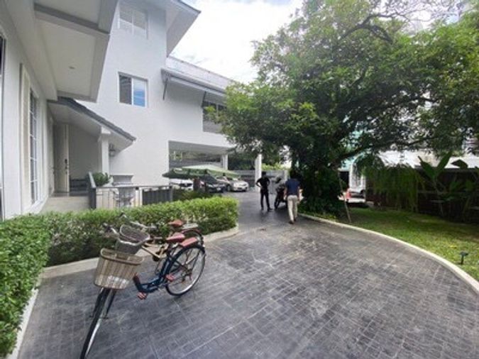 ขายบ้านเดี่ยว 5 ห้องนอน 900 ตร.ม. 225 ตร.ว. เขตสาทร