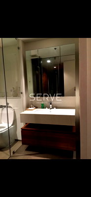 Condos for sale : 2 Beds with Bathtub Super High Fl. 55+ River View The River Private boat to BTS Sapan-Taksin-The River