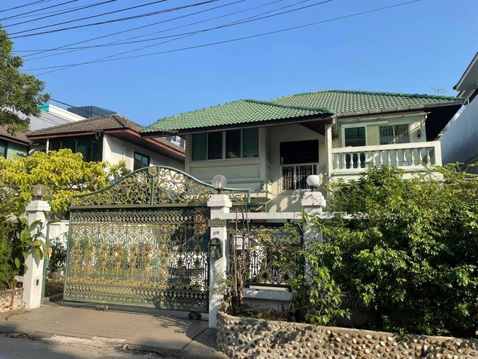 ขายบ้านเดี่ยว 3 ห้องนอน 252 ตร.ม. 63 ตร.ว. เขตยานนาวา