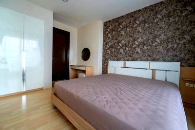 Condos for rent : RHYTHM Ratchada condos for rent full decorations and nice location 