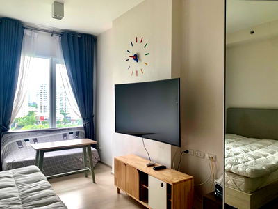 Condos for sale : Best price in the building, Yield 6%!! Studio 23 sq m, doesn't get any cheaper than this. Definitely worth it.