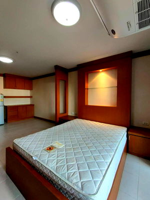 เช่าคอนโด โรบินสัน ศรีสมาน  : ให้เช่าคอนโด ฌ็องเซลิเซ่ ติวานนท์ (ศรีสมาน) ห้องสตูดิโอ บิ้วท์อินสวย ใกล้โรบินสันศรีสมาน  
