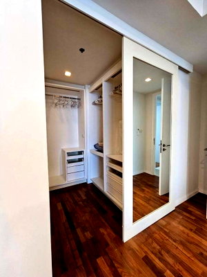 เช่าคอนโด รร.อัสสัมชัญ คอนแวนต์ สีลม : LTH11712 -Sathon Heritage Residences FOR RENT Size 184.55 sqm. 3 beds 3 baths Near BTS Chong Nonsi Station ONLY 85K/Month