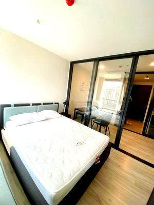 Condos for sale : For sale, XT Huai Khwang, 1 bedroom, 27.5 sq m., excellent condition, fully furnished.