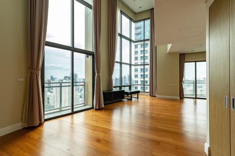 LTHC11728 -Bright Sukhumvit 24 FOR SALE Size 178 sqm. 3 beds 3 baths Near BTS Phrom Phong Station ONLY 32 MB