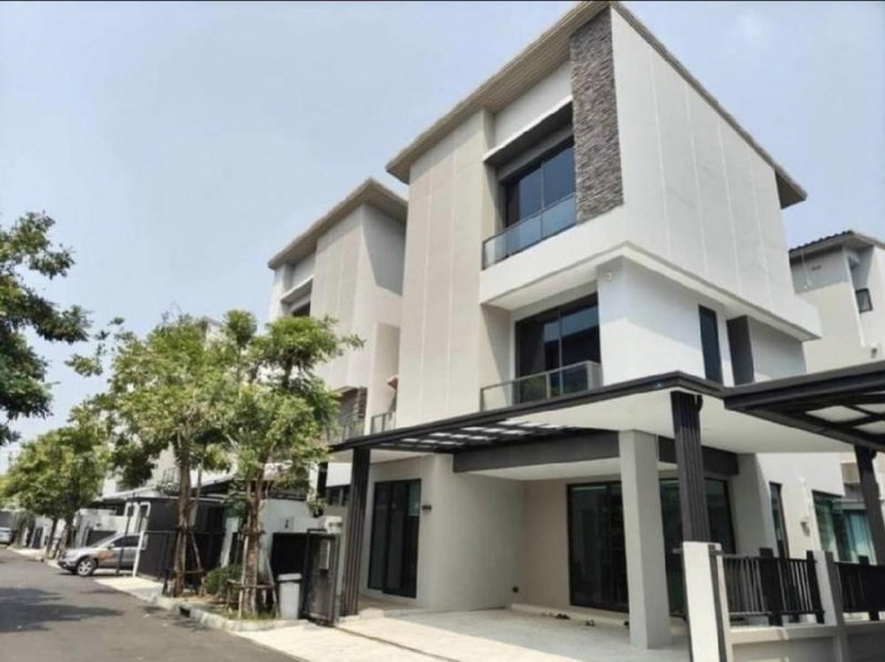 บ้านเดี่ยวให้เช่า : ให้เช่าบ้านตกแต่งสวยงาม​ บ้าน​3​ ชั้น​ ย่านเลียบด่วนเอกมัย-รามอินทรา สุคนธสวัสดิ์ มัยลาภ