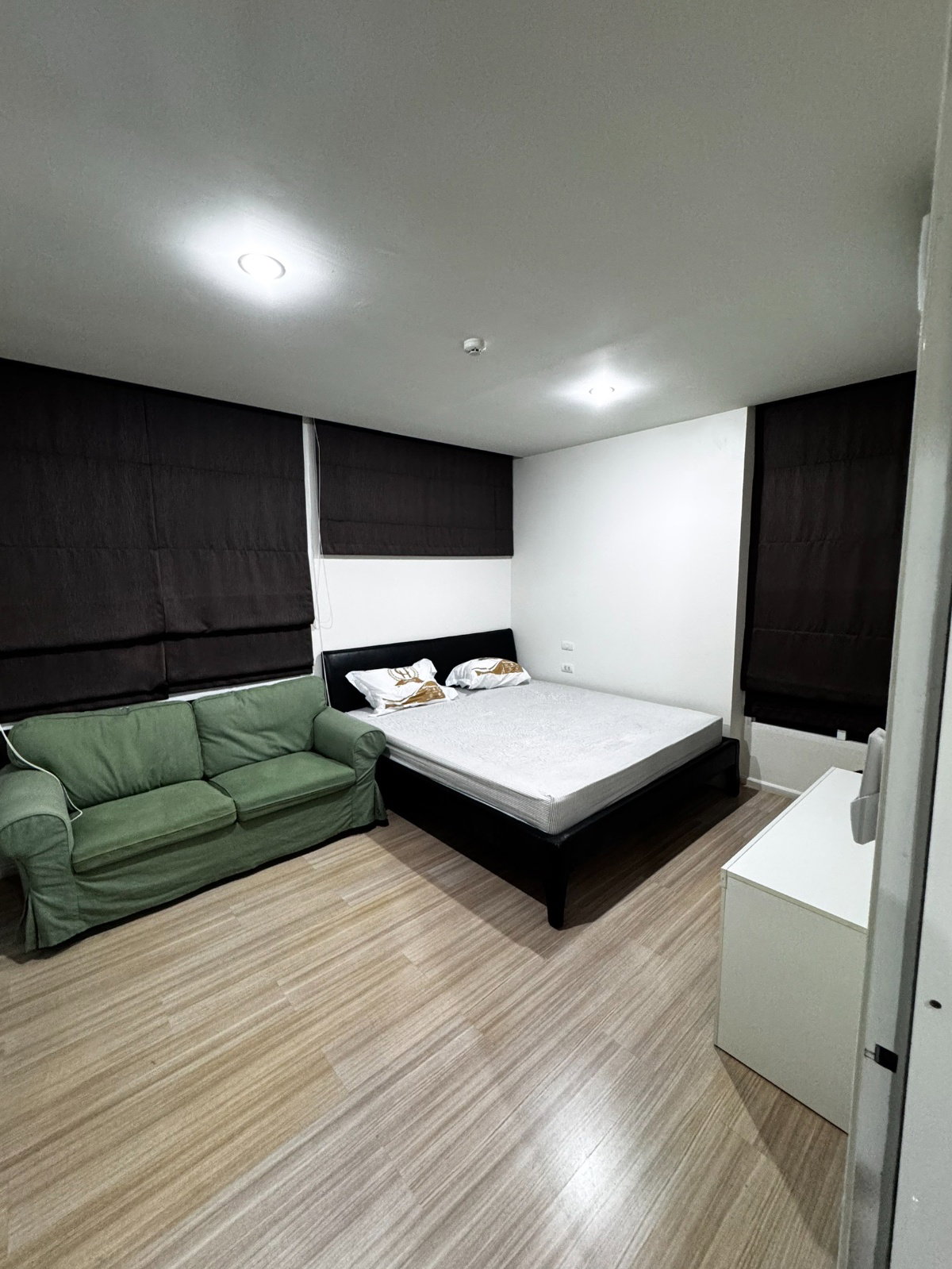 ให้เช่า คอนโดเลี้ยงสัตว์ได้ แฮปปี้คอนโด ลาดพร้าว101 อาคารSouth 2นอน มีwalk-in closet เครื่องใช้ไฟฟ้าครบ *เลี้ยงสัตว์ได้*【Line: Yosita828】
