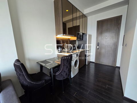 Condo In Thong Lo 1 Bed Super High Fl. 40+ For Rent Good Location Close To BTS Thong Lo. -Park Origin Thonglor