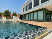 Facility 10