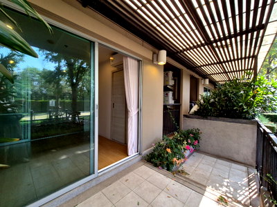 Condos for sale : Empty room with good condition for sale , near ARL.Huamak Starion and Stamford university