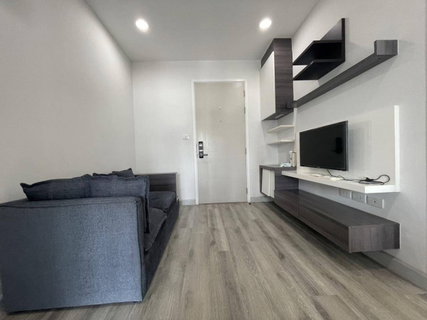 Urgent Sell!! Condo Centric Sathorn Saint Louis is fully furnished and ready to move in, suitable for investment only 150 meters away from BTS.