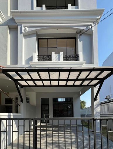 3-bed townhouse for rent, 170 sqm, 31 sq wah, Grand Ville Onnnut 80