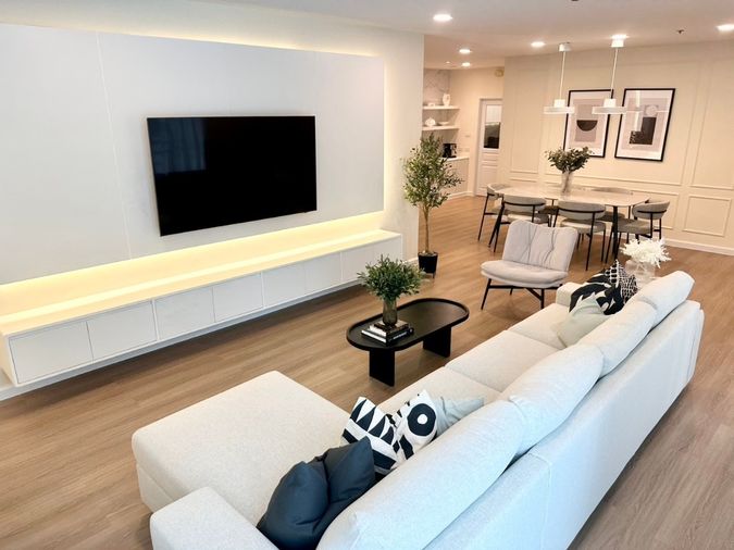 LTH11811- Grand Langsuan FOR RENT Size 146 sqm. 3 beds 2 baths Near BTS Chit Lom Station ONLY 120K/Month