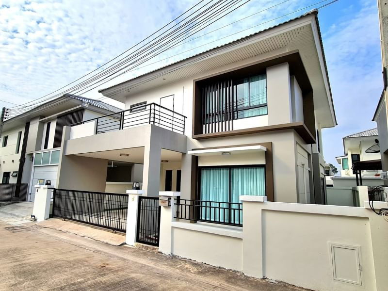 Houses for rent : Single house for rent in Sriracha, The Complete Sriracha Village Project, Chonburi