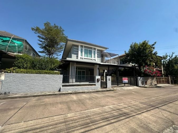 Beautiful house for rent, ready to move in, Country Home Lake & Park project, Sriracha, Chonburi