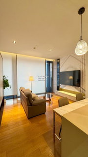 รูปภาพ Decorated with marble throughout the room with Corner unit big room 57 sqm For rent Sala Daeng One