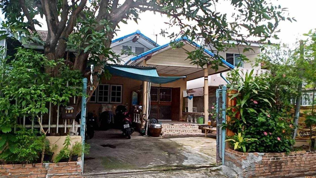 ขายที่ดินบ้านเดี่ยวอ่อนนุช 17 ที่ดินสุขุมวิท 77 พัฒนาการ 20 57 ตร.ว ทำเลดี ใกล้ตลาด แม็คโคร ออกได้หลายทาง ไปทองหล่อ  พระราม 9 ศรีนครินทร์ 087-9074045