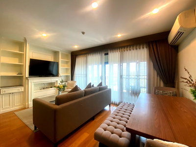 Condos for sale : Selling condo, Lette Dwell Sukhumvit 26, near Emporium EmQuartia and BTS Phrom Phong Station, about 600 meters, walk no more than 10 minutes.