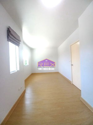 ทาวน์โฮม พระสมุทรเจดีย์ สมุทรปราการ : ขายทาวน์เฮ้าส์บ้านพฤกษา82 รีโนเวทใหม่ ติดถนนเมน 