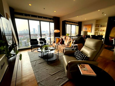 คอนโดให้เช่า : Best Price ! - 3 Beds with Bathtub 102 sq.m. High Fl. Condo in Thonglor Area Close to BTS Thong Lo-Noble Solo (โนเบิล โซโล)