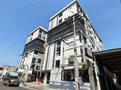 Modern Condo Bangphlat - Charan 79