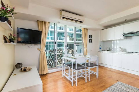 For sale Waterford Sukhumvit Soi 50 Resort style 50sqm 1BR Fully Furnished Corner unit 3. 9million THB