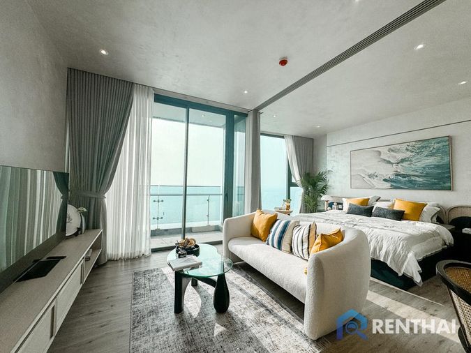 Arom Wongamat  2 Bedrooms, Foreign Name Ownership at the Best Price Now 22,900,000