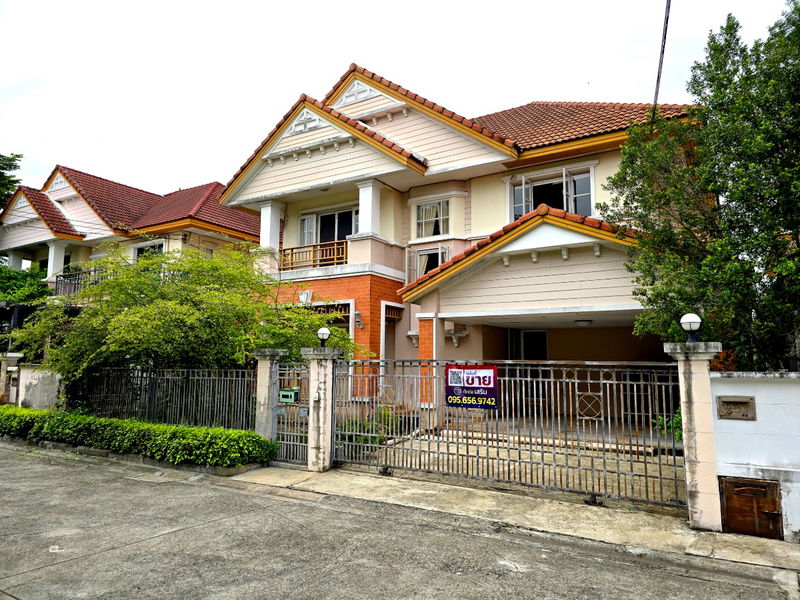 ขายบ้านเดี่ยว : กรองทอง พาวิลเลี่ยน ถ.เฉลิมพระเกียรติ ร.9 บ้านเดี่ยว 2 ชั้น 3 นอน/3 น้ำ