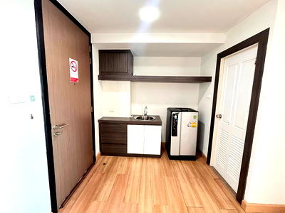 Condos for sale Bang Saen : Condo For sale living avenue bangsean