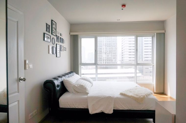 For Rent HIVE SATHORN Fully Furnished (Near BTS KrungThongburi Station)