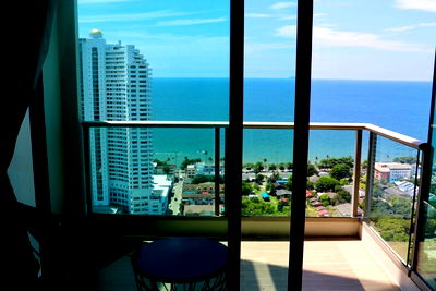 ขายคอนโด : ขายคอนโดเดอะริเวียร่า จอมเทียน (The Riviera Jomtien ) คอนโดสไตล์หรูใกล้หาดจอมเทียน ชั้น34 ห้อง 47.81 ตรม. วิวทะเล 