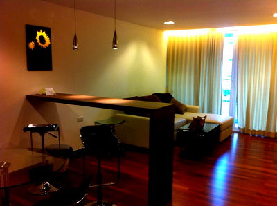 Condos for rent BTS Ekkamai : Code: KJ4886  for rent DLV Thonglor 20 // Line ID: @kjcondo (with @) //