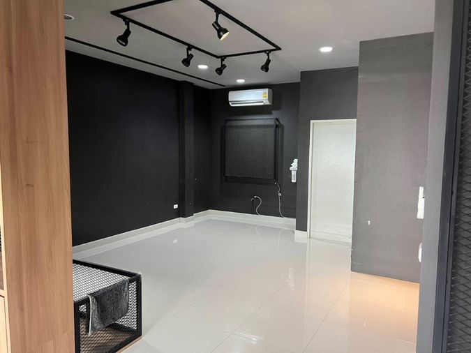 6-bed house for rent, 406 sqm, 100 sq wah, Chuan Chuen Modus Viphavadi